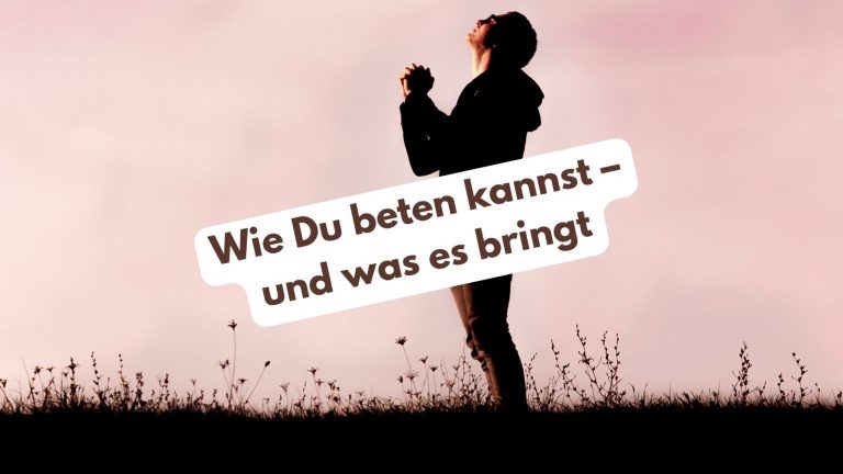 Betende Person vor Abendhimmel als Symbol für Gebet und Verbindung zur geistigen Welt