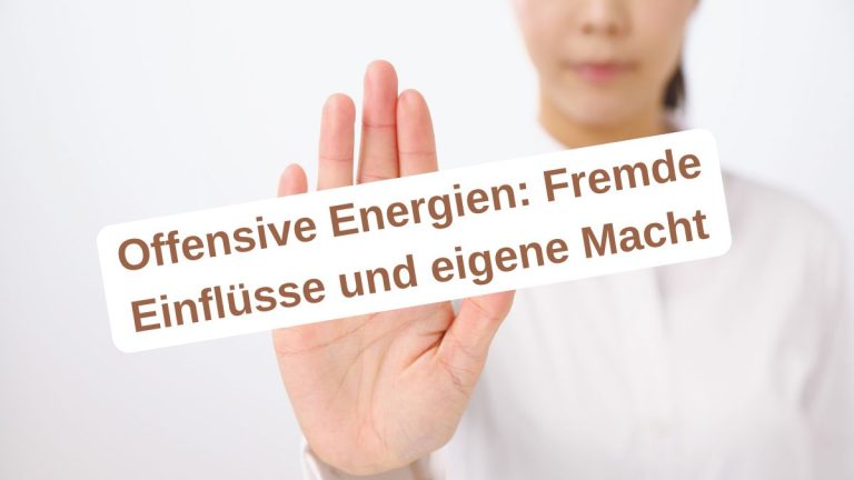 Abwehrende Hand vor dem Gesicht einer Frau als Symbol für fremde negative Einflüsse